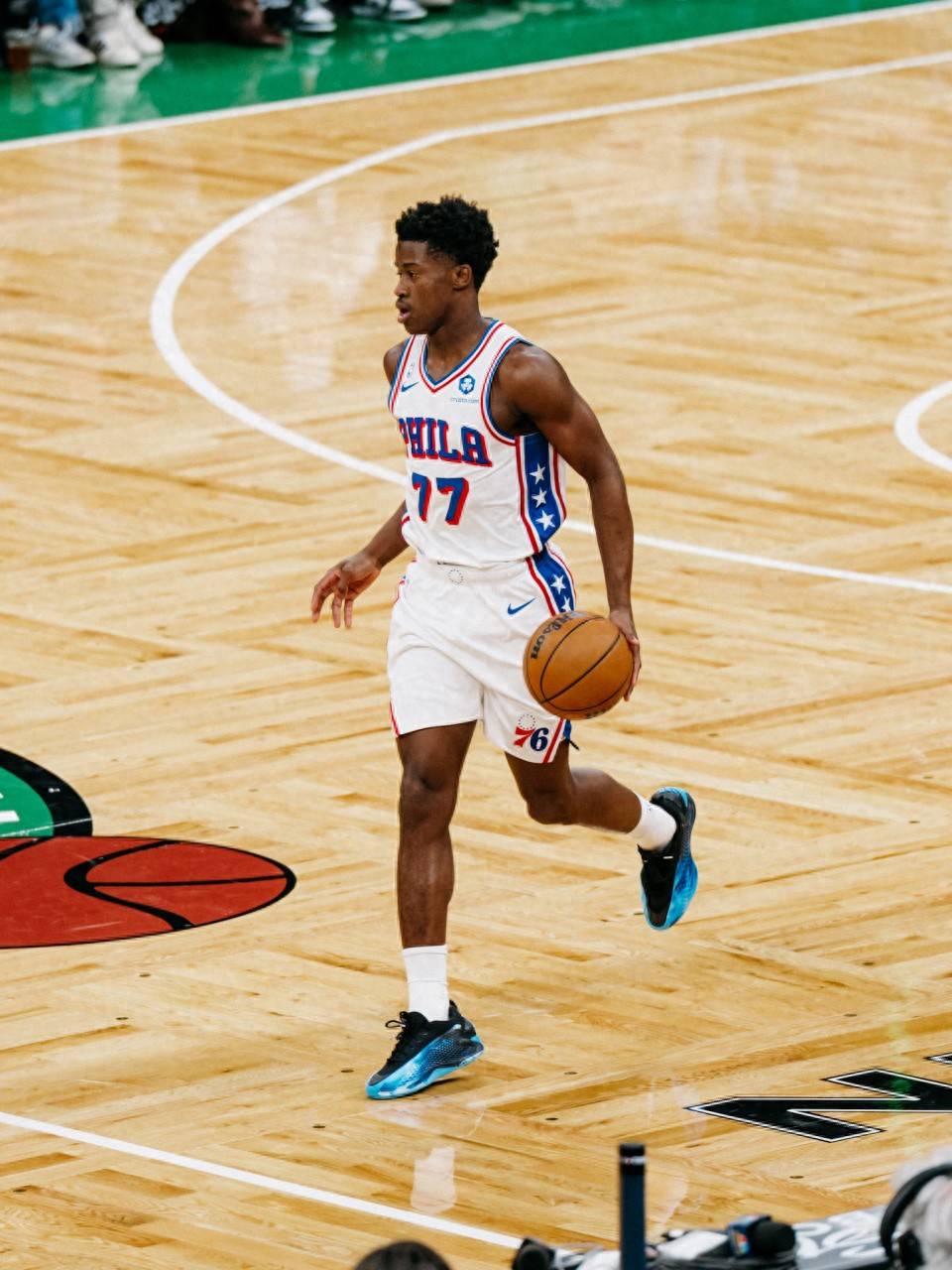 76人翻盘凯尔特人B队，锡安送出助攻