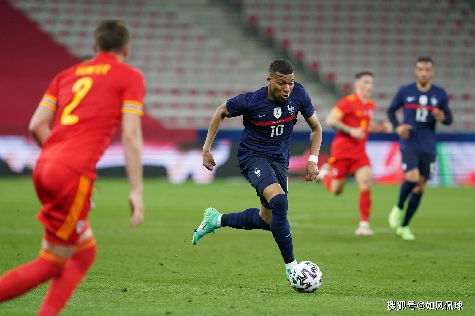 法国乒乓球队完胜英国乒乓球队，波尔制霸全场的简单介绍