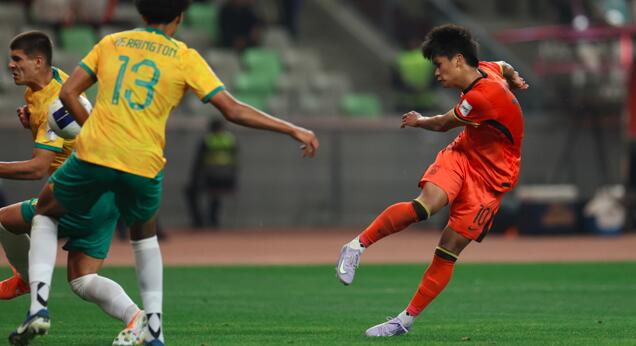 包含希腊国家队遭遇强劲对手,艰难晋级下一轮的词条 包含希腊国家队遭遇强劲对手,艰难晋级下一轮的词条