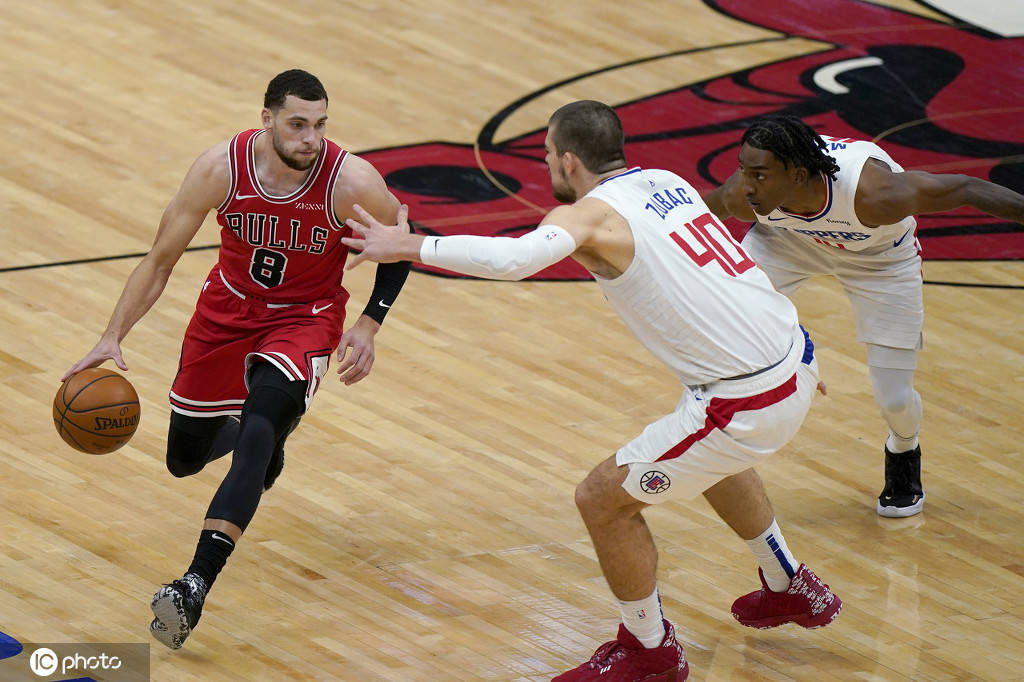 包含热火B队碾压快船，拉文高光表现的词条