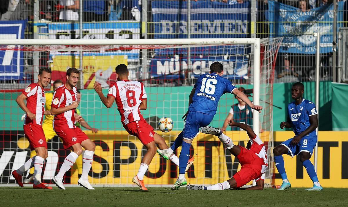 霍芬海姆客场大胜，球队士气高涨信心十足的简单介绍