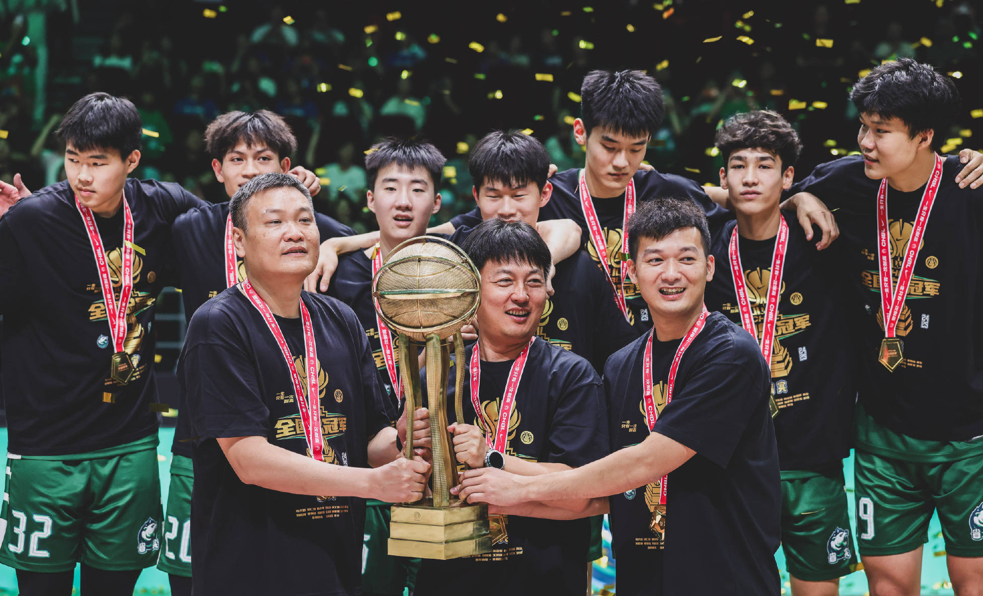 篮球联赛中一支新队伍崭露头角