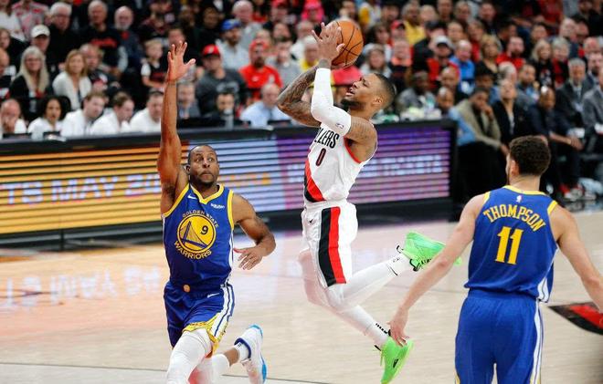 开拓者惨败猛龙，利拉德无力回天