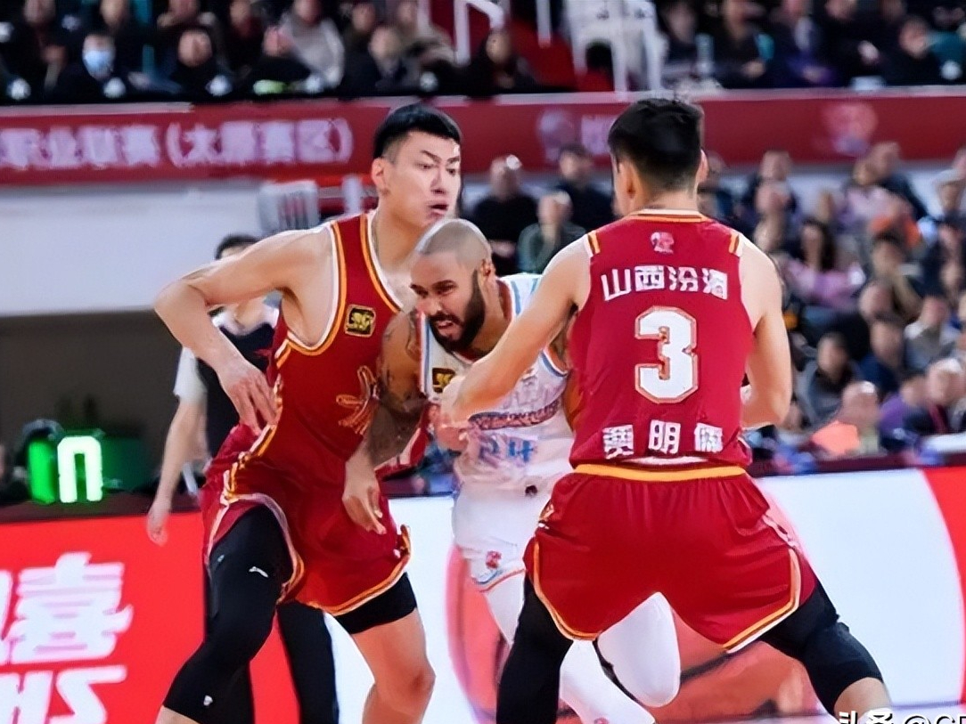 四川队迎战山西队，胜负难测