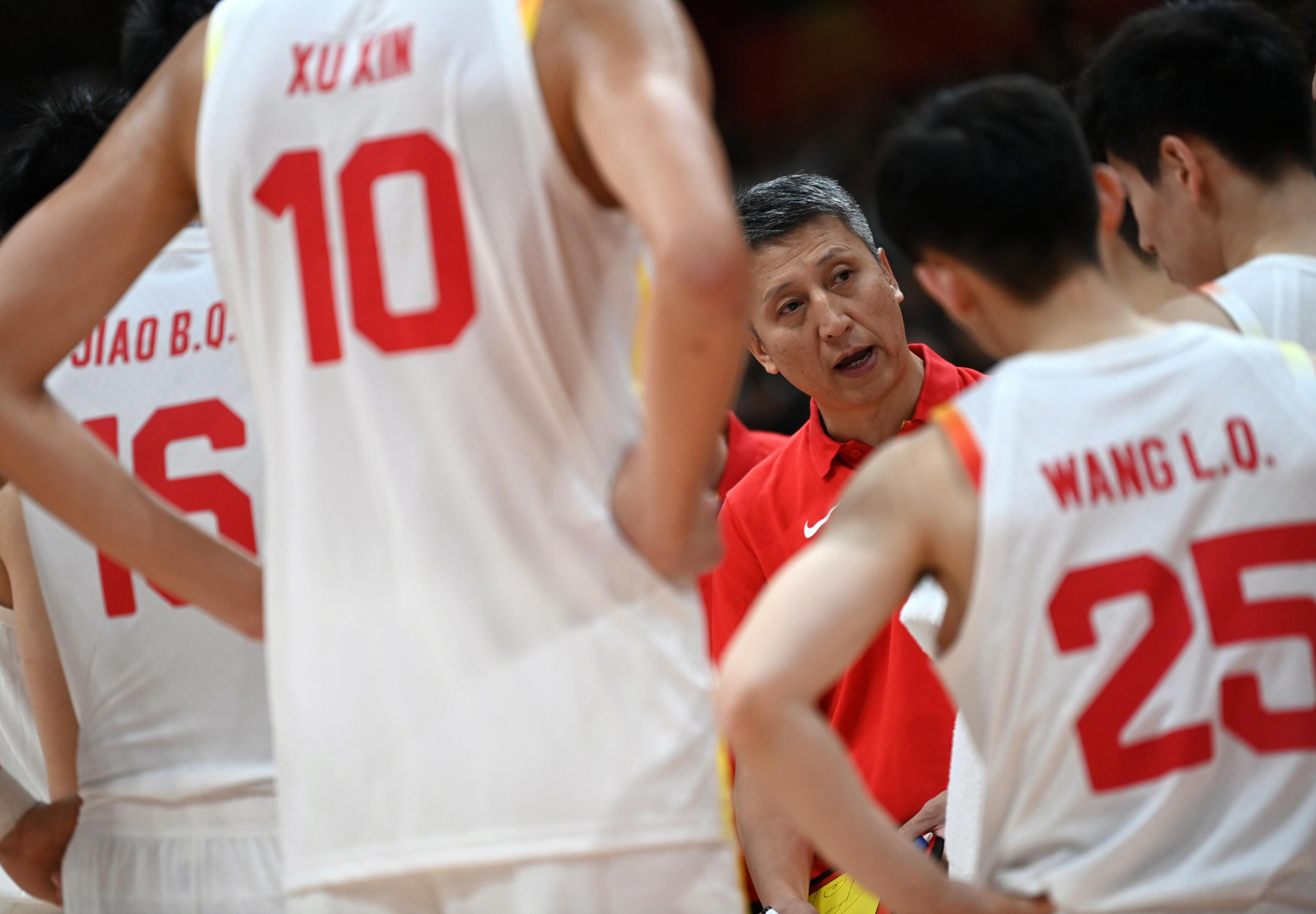 意外惨败过后,球队士气低迷需振作 意外惨败过后,球队士气低迷需振作