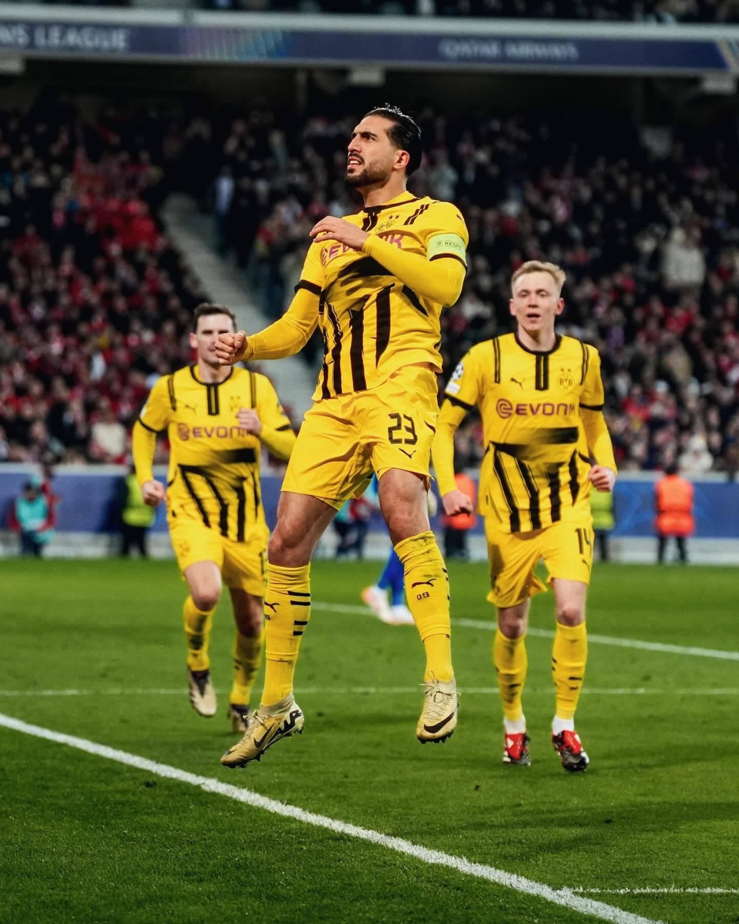 曼联客场逆转波尔图，挺进欧冠四强的简单介绍