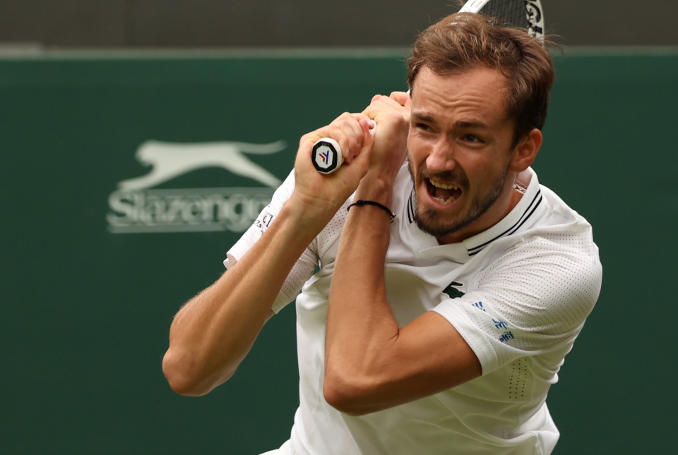 英国网球队爆冷西班牙网球队，梅德韦杰夫送出助攻的简单介绍