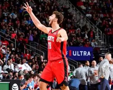 火箭主将斩获数据王,扭转局势 火箭主将斩获数据王,扭转局势