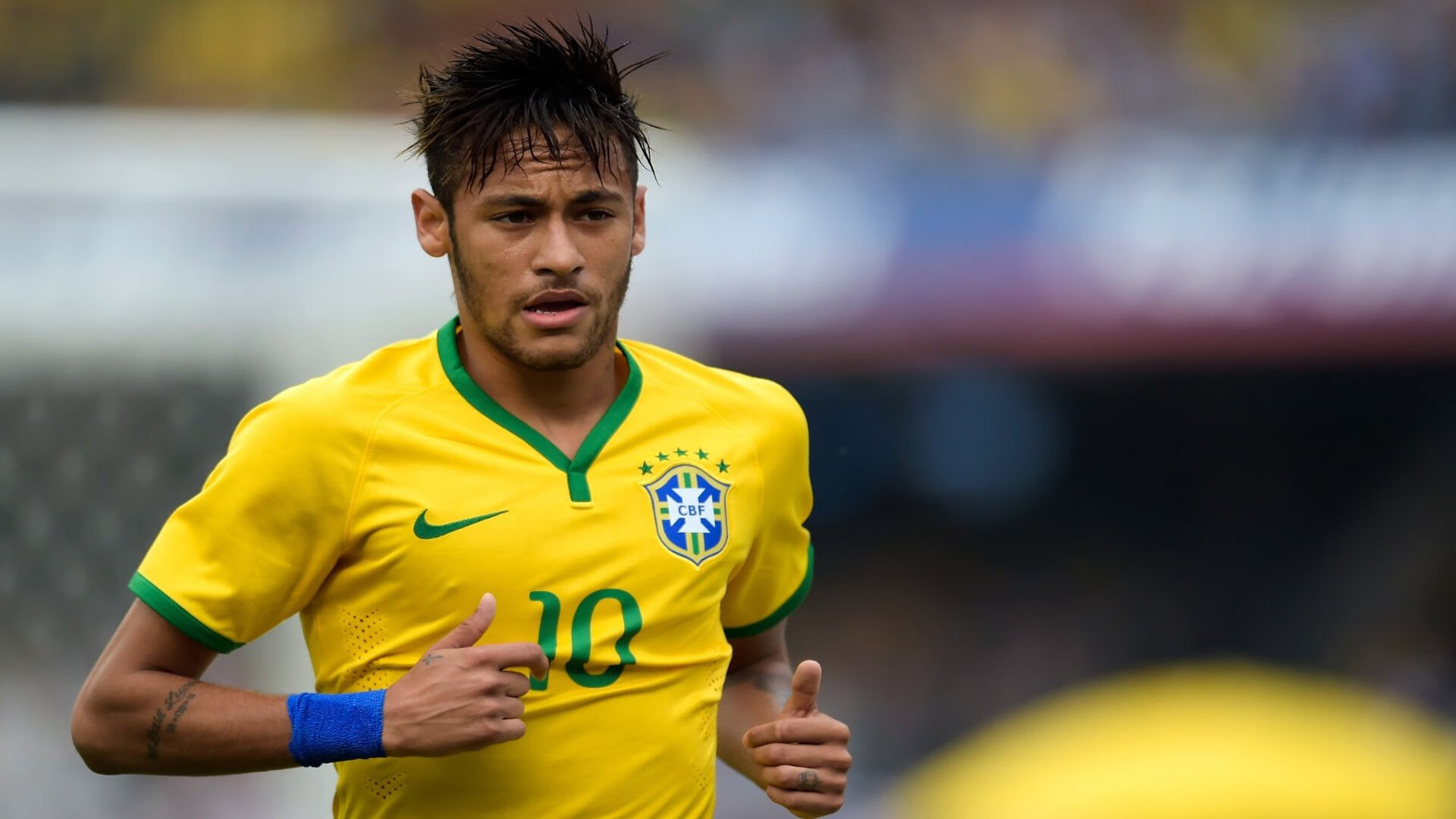 当蓝鹰的翅膀掠过安菲尔德，库尔图瓦的指尖与利物浦的黄昏