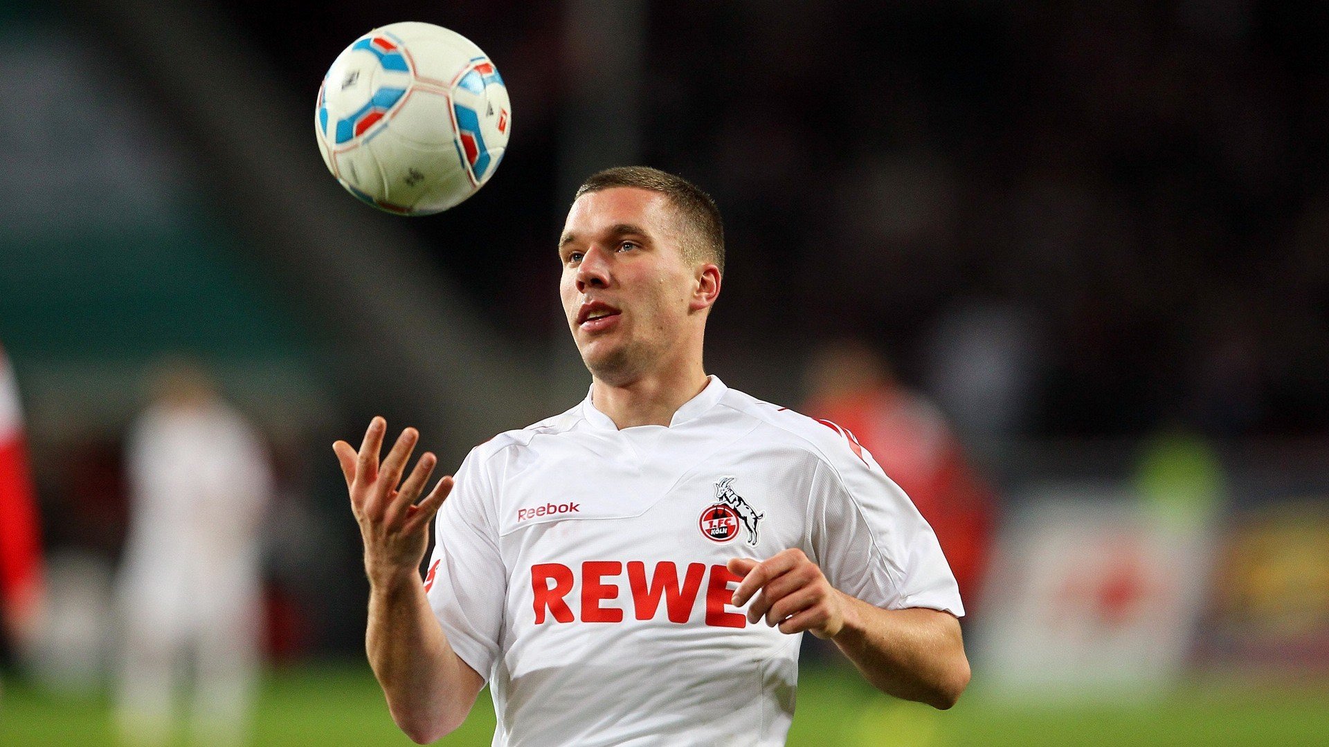 奥亚尔萨瓦尔一锤定音，荷兰战术革新力克贝蒂斯